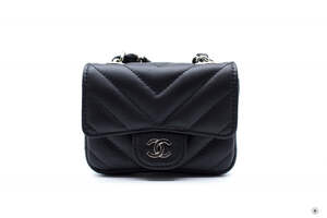NEW Chanel AP2305 B07199 Classic Chevron Belt Bag Black