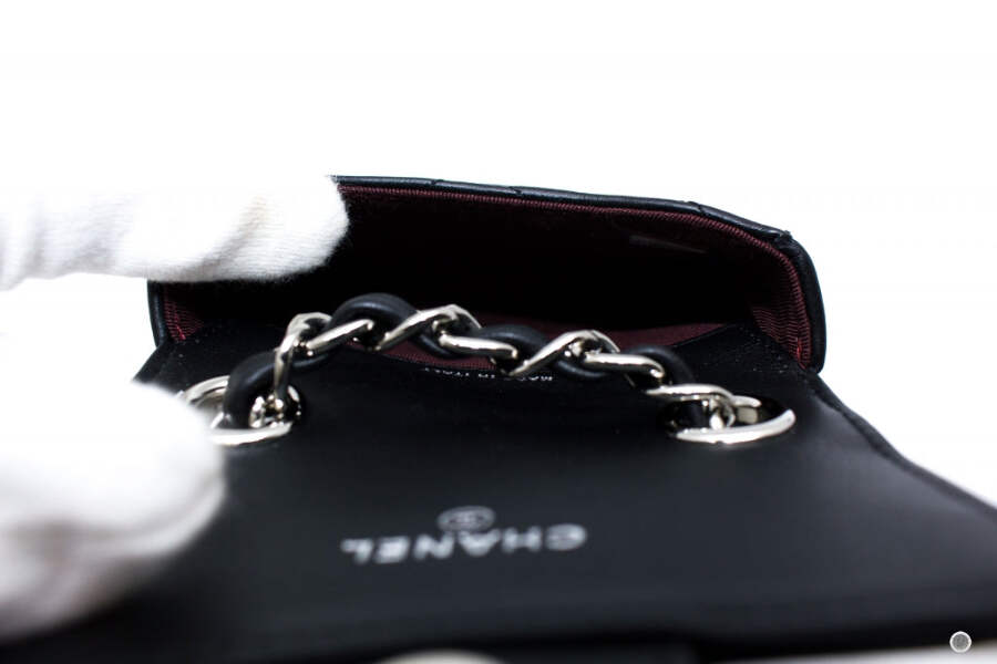 NEW Chanel AP2305 B07199 Classic Chevron Belt Bag Black