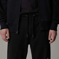 NEW The North Face - NSE Joggers in TNF Black - NF0A4SVQ