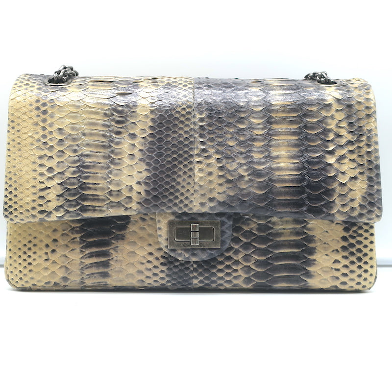 国内発送シャネル 復刻 2.55フラップバッグパイソン 226 Chanel 2.55 Reissue 226 Double Flap Shoulder Bag Beige/Gray