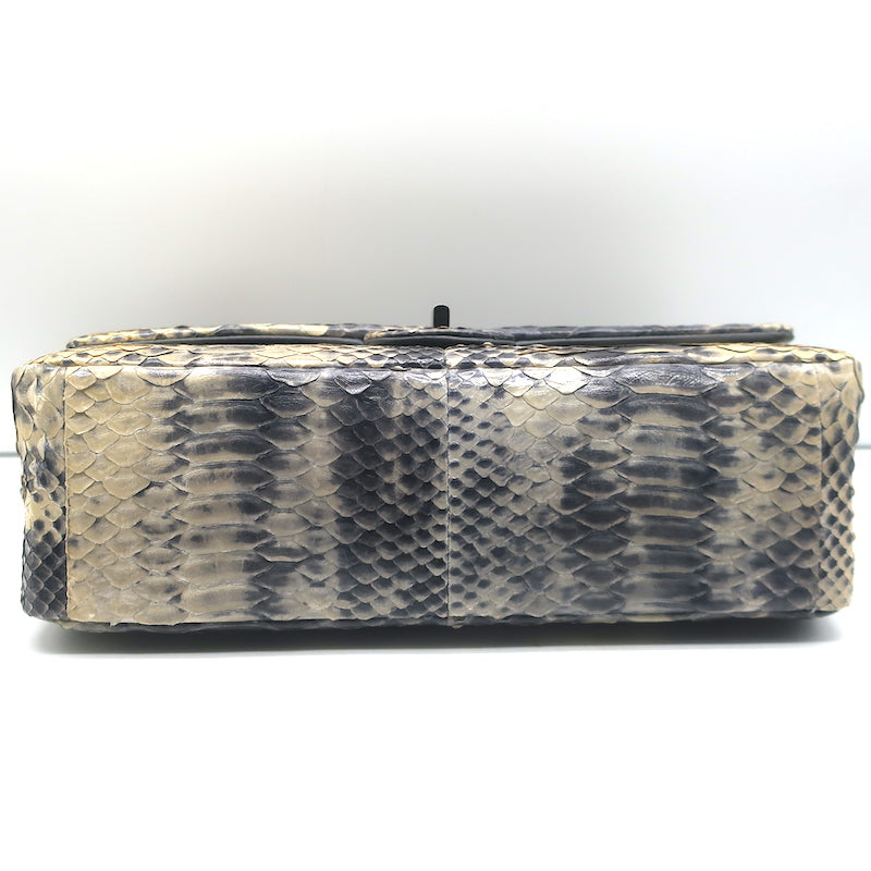 国内発送シャネル 復刻 2.55フラップバッグパイソン 226 CHANEL Metallic Python 2.55 Reissue 226 Flap Purple 212107