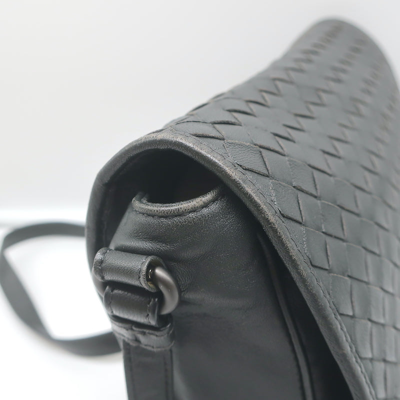 ☆関税込☆BOTTEGA VENETA★INTRECCIATO FLAPショルダーバッグ★ Bottega Veneta Tassel Flap Intrecciato Shoulder Bag Black