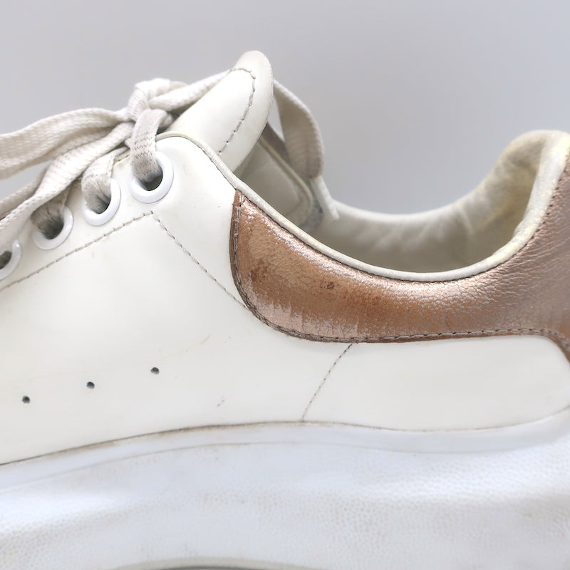 Alexander McQueen スニーカー ホワイト　ピンクゴールド Alexander McQueen Oversized Sneakers White & Rose Gold Metallic