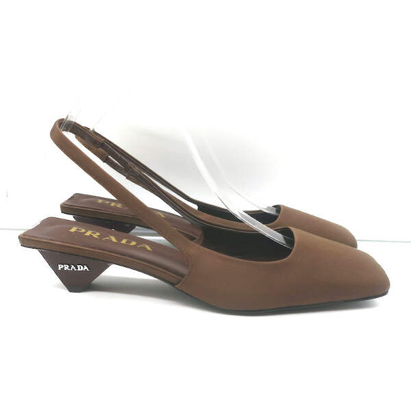 prada tobacco The interior is lined with canvas and includes one zip pocket Prada SS12 Smoking Lips Heels