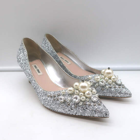 miu miu シルバー グリッター ハイヒール Miu Miu Pearl & Crystal-Embellished Low-Heel Pumps Silver Glitter
