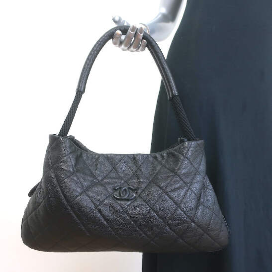 Chanel 2009 Yacht Expandable Zip Medium Hobo Bag Black Quilted