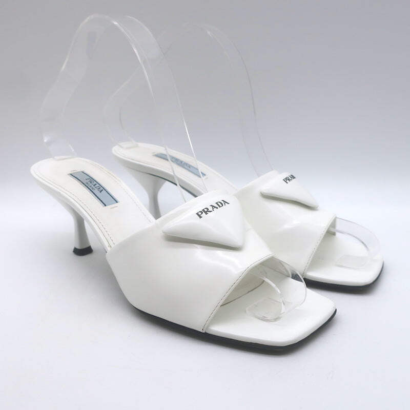 靴 PRADA heels whhite Prada Triangle Logo Kitten Heel Mule Sandals White Brushed Leather