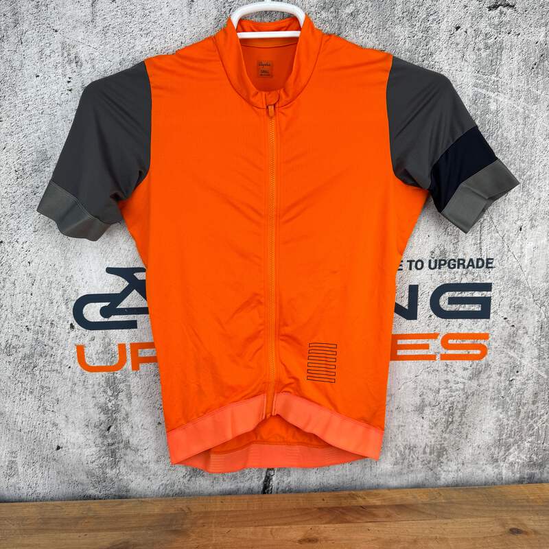 ウェア RAPHA MEN'S PRO TEAM TRAINING JERSEY 25533.png?width=800&etag=