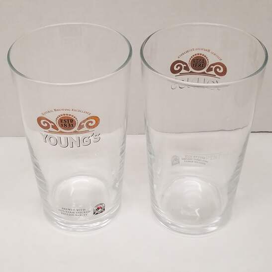 Youngs Gold Label Pinta Cerveza De Vidrio Cristal Conjunto De 2 Ebay Some pubs offer 'tasters' of 4 or 5. ebay