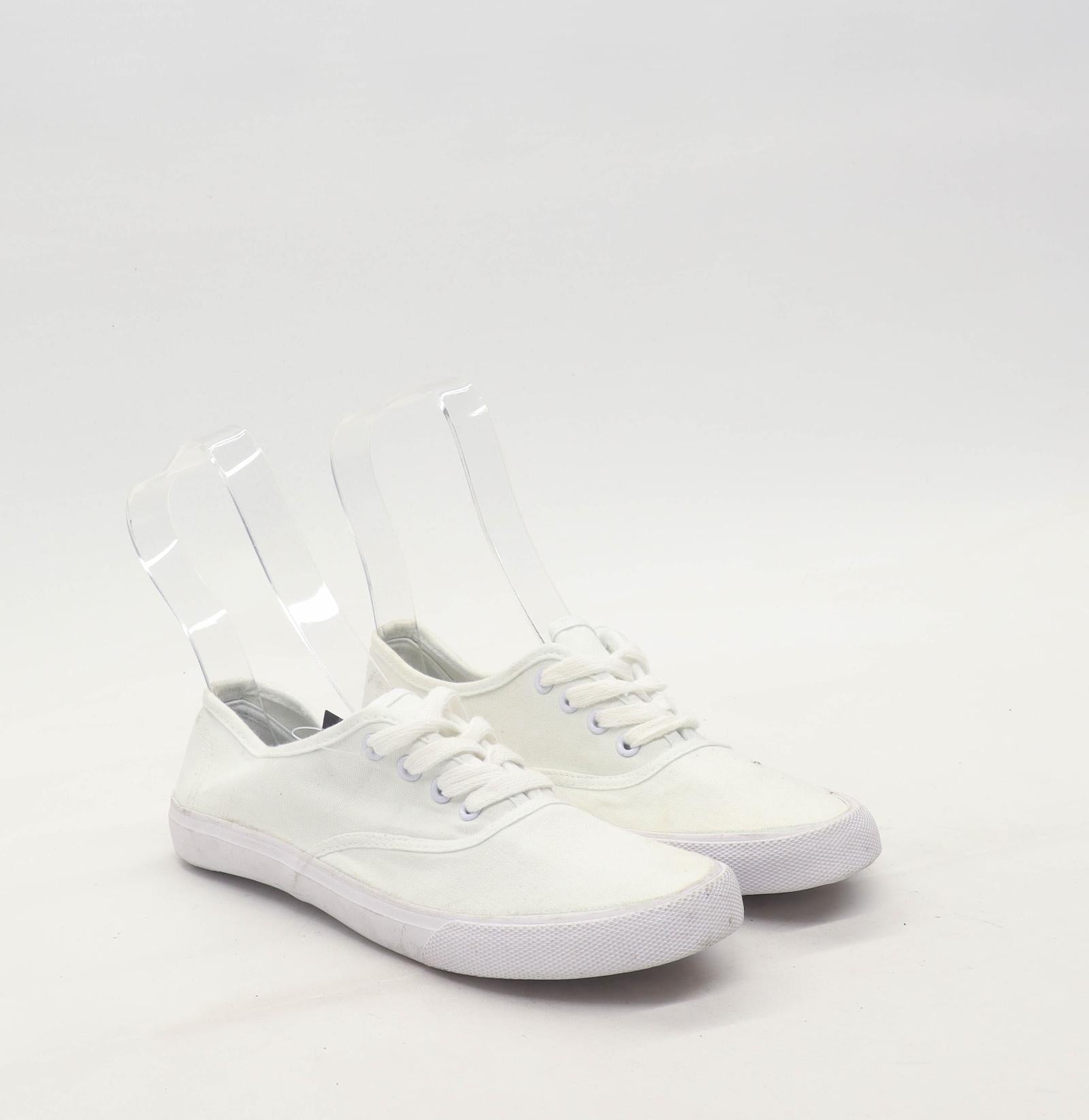 womens white pumps size 5