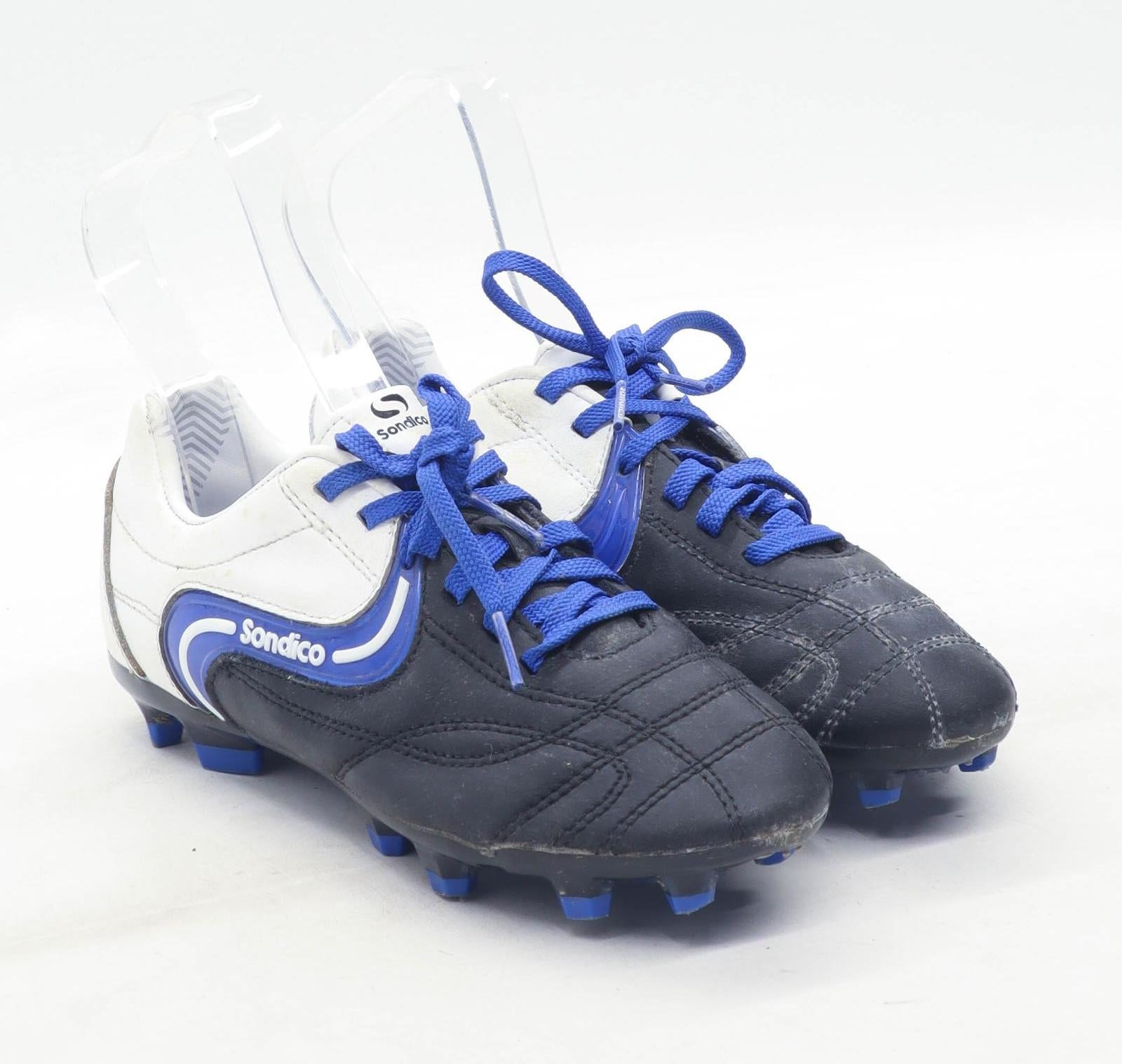 boys black football boots