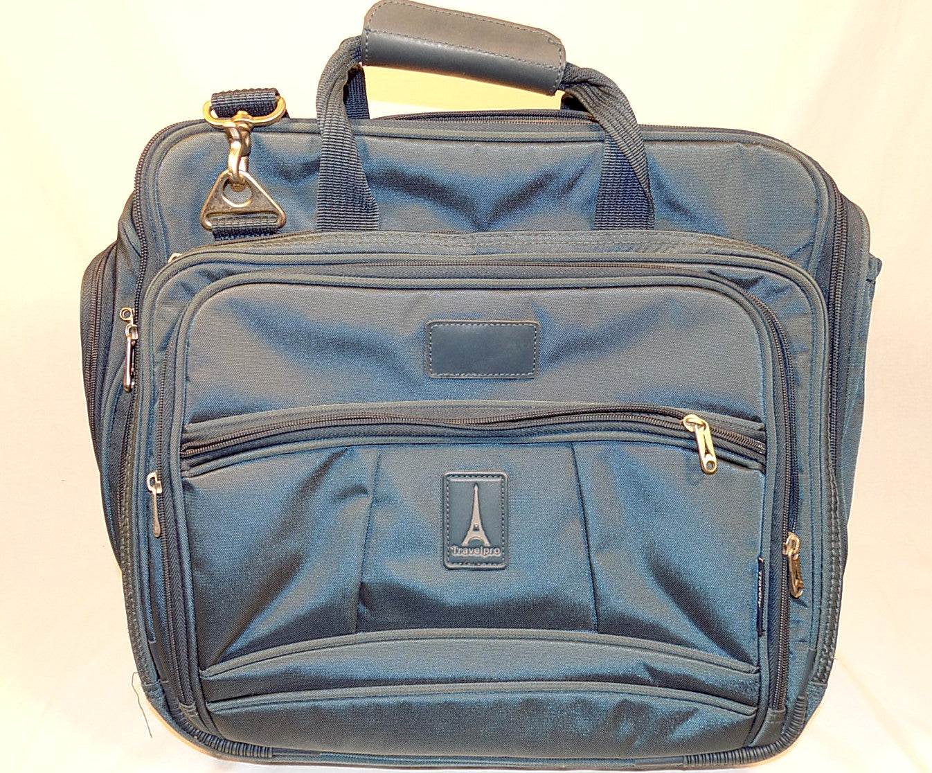 travelpro rolling tote