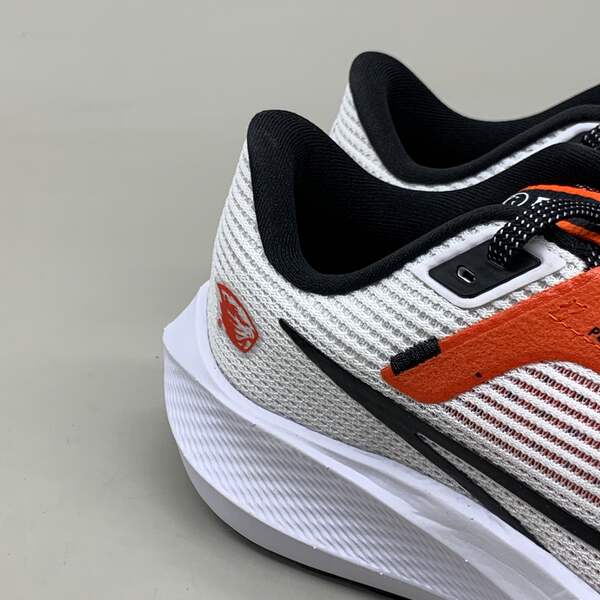 NIKE Zoom Pegasus 40 Oregon St White Team Orange & Black  display picture 1