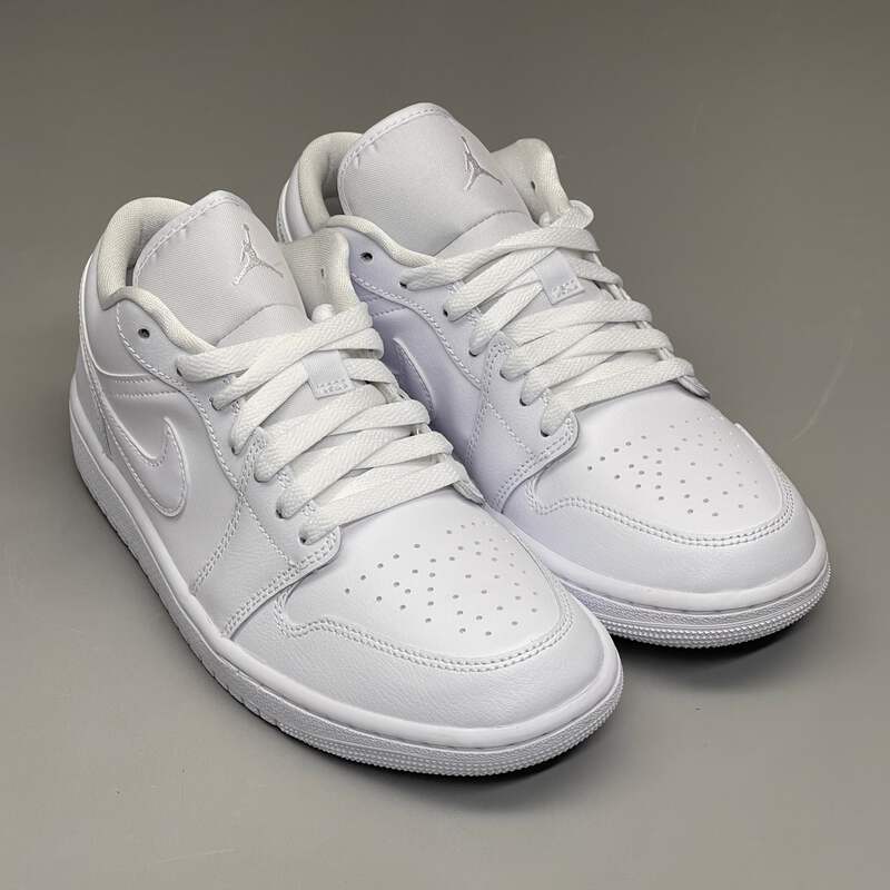 NIKE AIR JORDAN 1 Low Triple White Women display picture 2