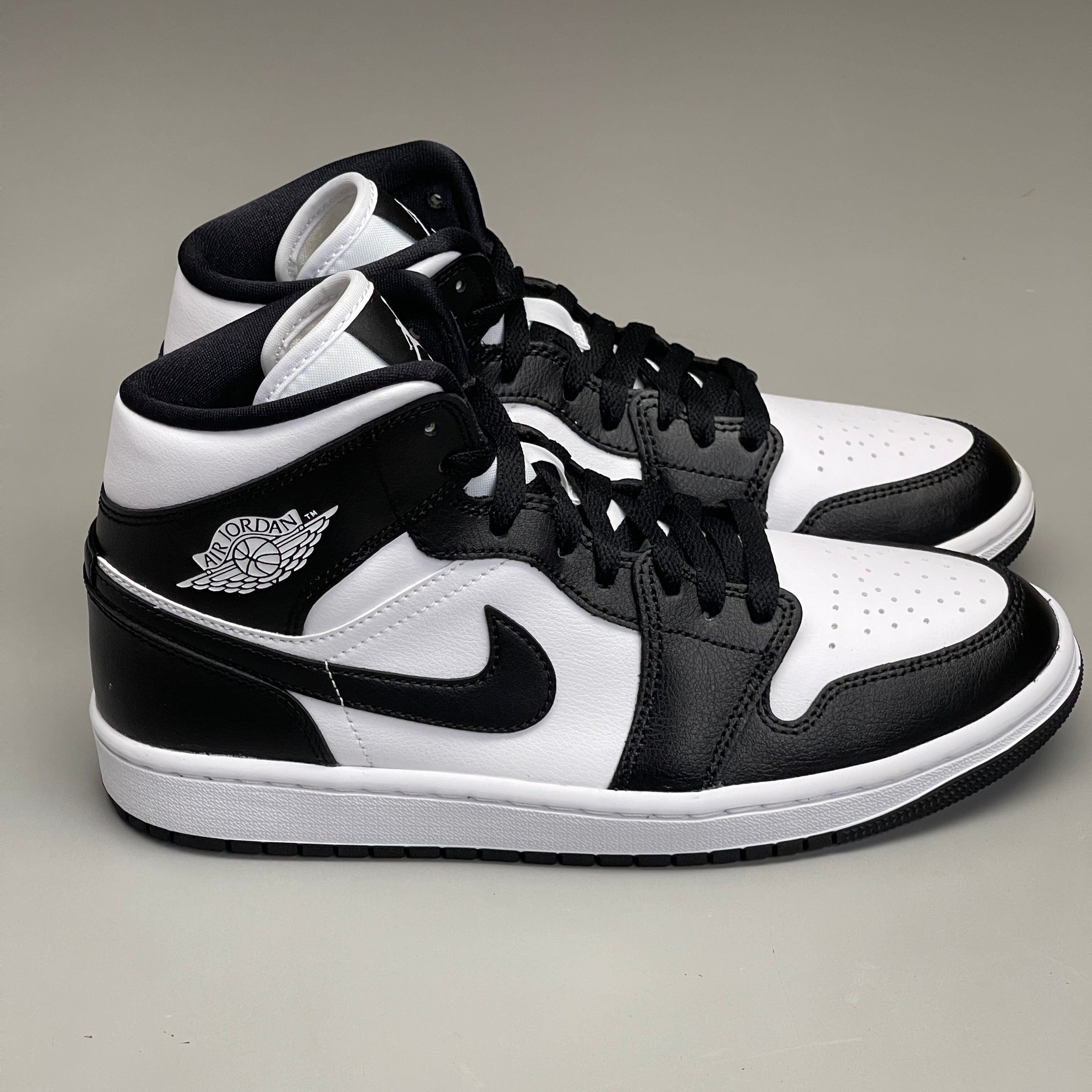 NIKE AIR JORDAN 1 Mid Panda Shoe Women's Sz 8 Black / White DV0991