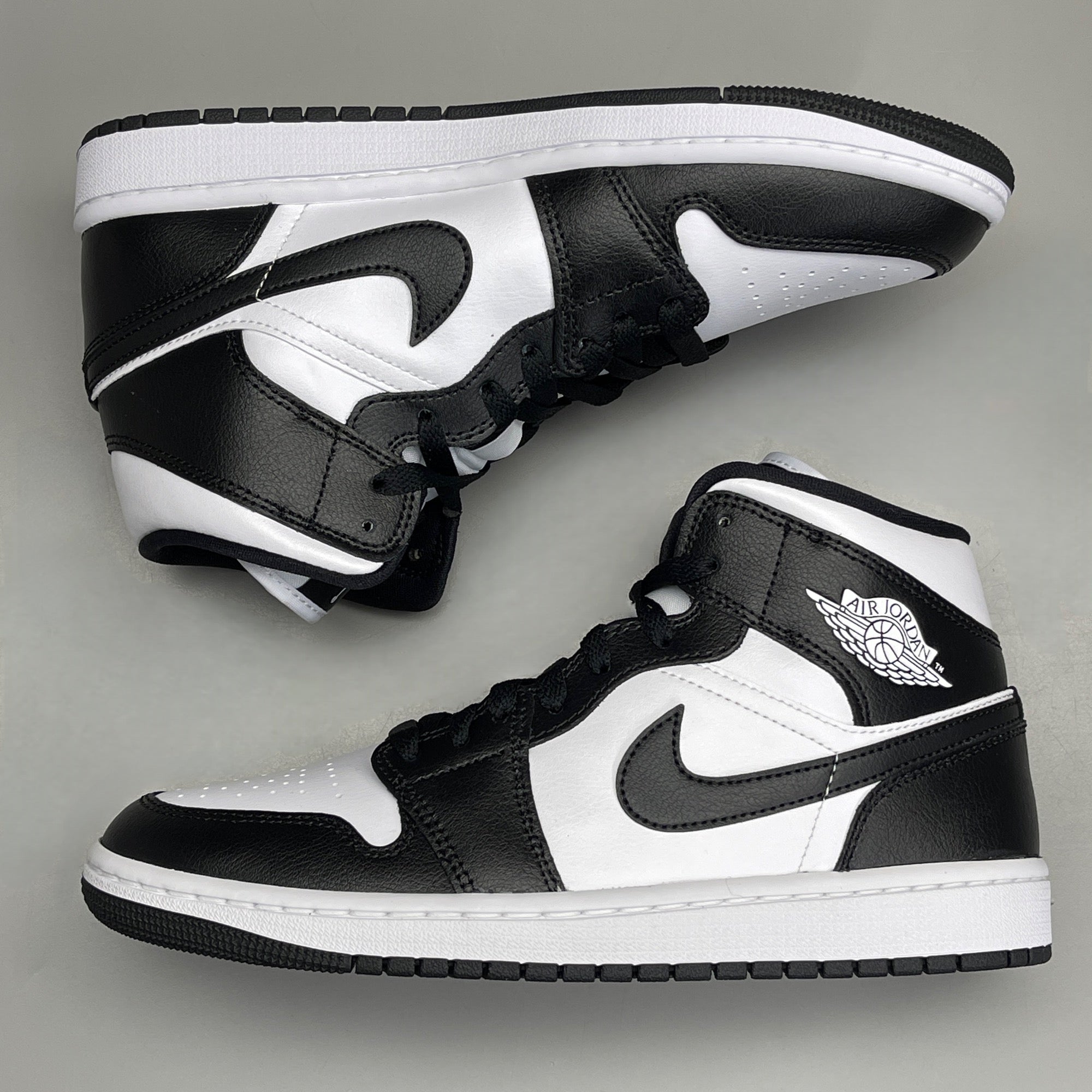 NIKE AIR JORDAN 1 Mid Panda Women's Sz 8 Black / White NIKE AIR JORDAN 1 Mid Panda Women's Sz 8 Black / White