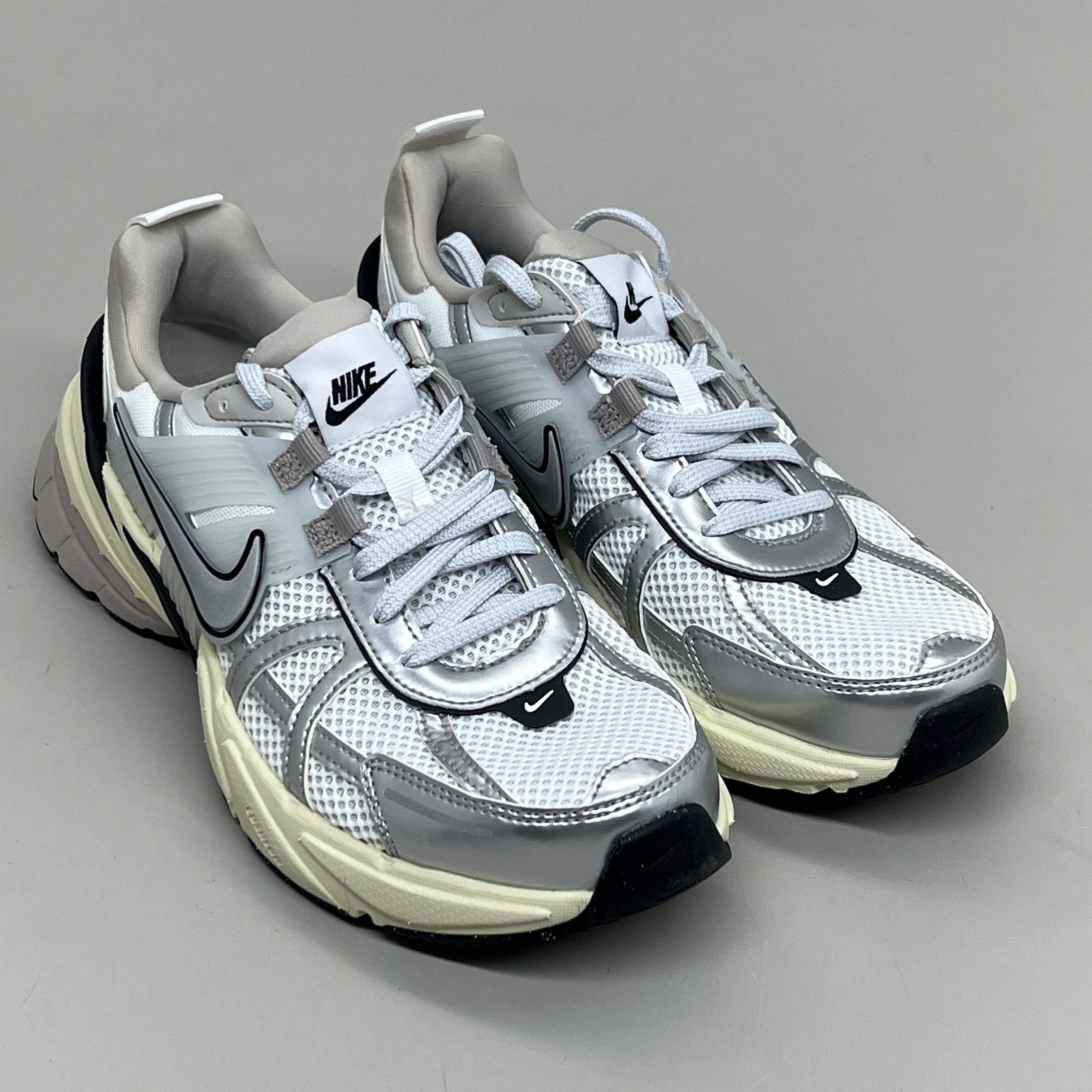 ☆ナイキ☆NIKE/V2K RUN 大人気 fd0736-100 (Nike/スニーカー