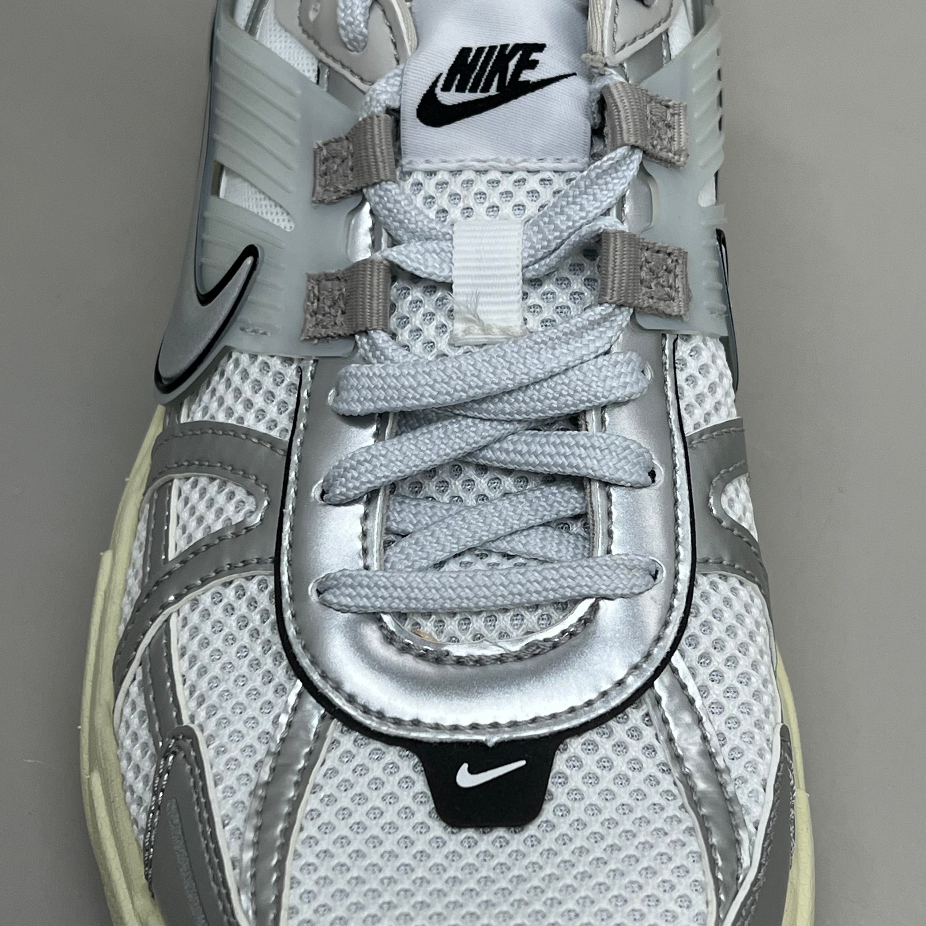NIKE V2K RUN Sneaker Women's 9.5 Men's 8 Submit White