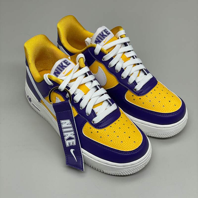 NIKE Women's Air Force 1 '07 Court Purple/White Sz: 6 FJ1408