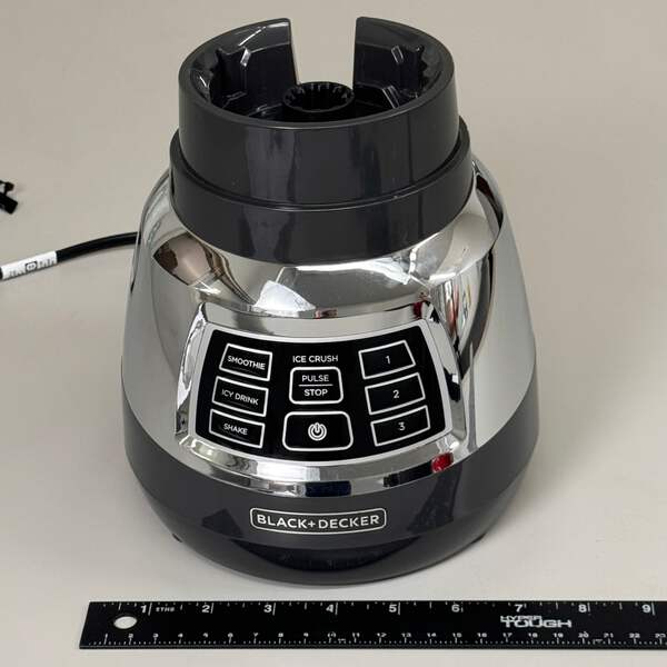 Z@ BLACK & DECKER 6-Cup Quiet Blender w/ Cyclone Glass Jar