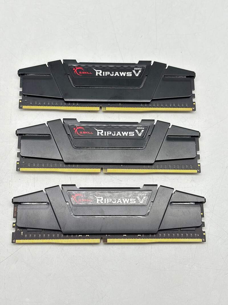 G.SKILL Ripjaws V DDR4 RAM 8GB (2x4GB) 3200 & 32GB 3600 Single