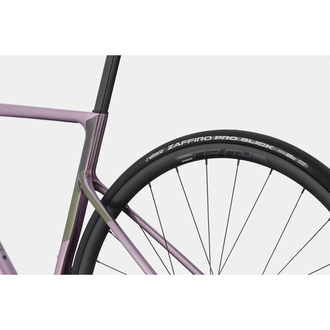 Cannondale SuperSix Evo Carbon Disc 105 Road Bike - Reg