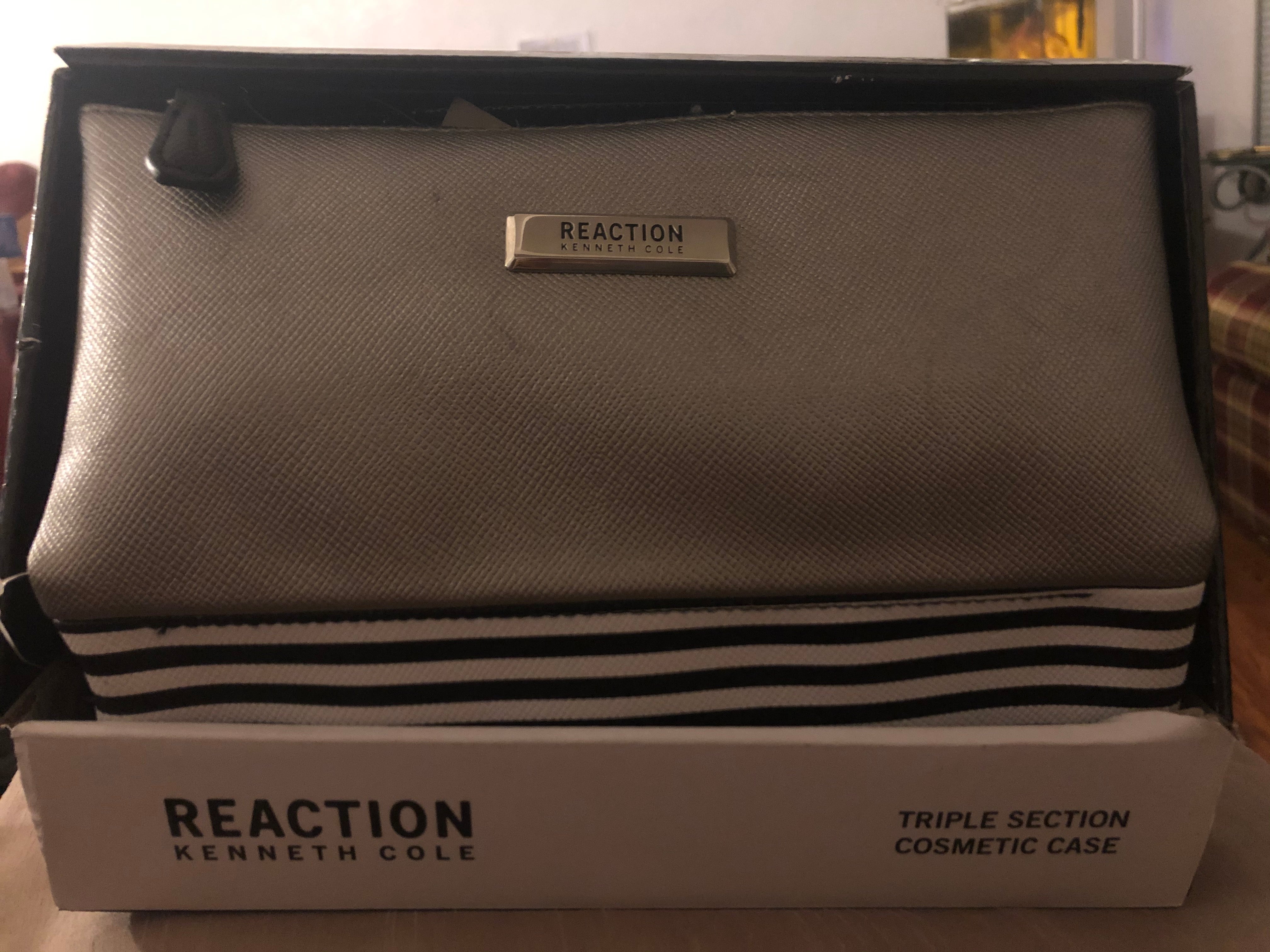 kenneth cole reaction makeup bag