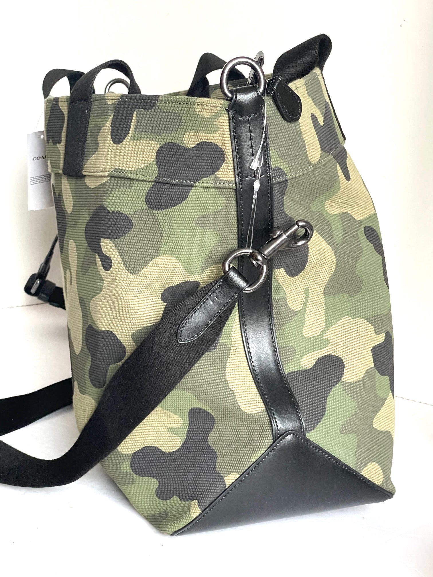 COACH　カモバッグ COACH® Outlet | Tote Bag 38 With Camo Print