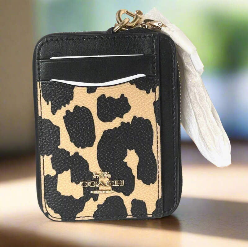 コインケース・小銭入れ coach Essential Chain Card Case With Sketch Print COACH® | Essential Chain Card Case With Floral Print