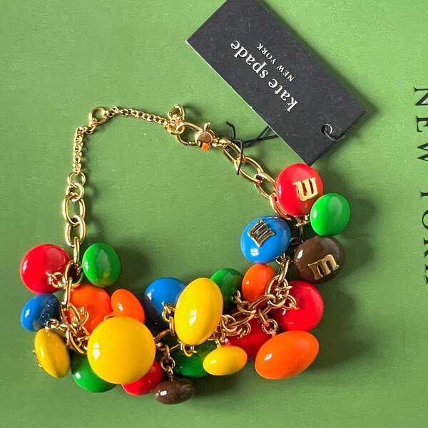 ホットなアイテム、ホットな節約 Spade Kate M&M Candy Novelty Gold Rainbow Bracelet Statement アクセサリー
