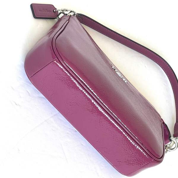 COACH＊パテントレザー＊ ノリータ 19 シグネチャーレザー CW408 COACH® Outlet | Nolita 19
