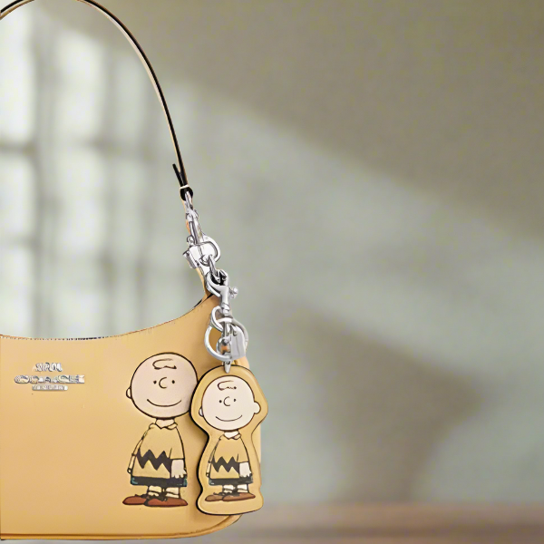 COACH チャーリーブラウン キーホルダー 新品 Amazon | COACH キーホルダー バッグチャーム キーリング