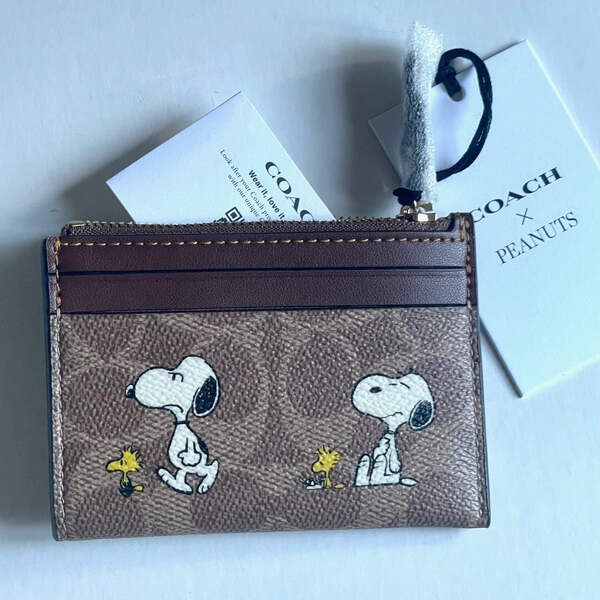 【Coach X Peanuts】MINI SKINNY ID CASE 在庫確認ください Coach X Peanuts】MINI SKINNY ID CASE 在庫確認ください (Coach