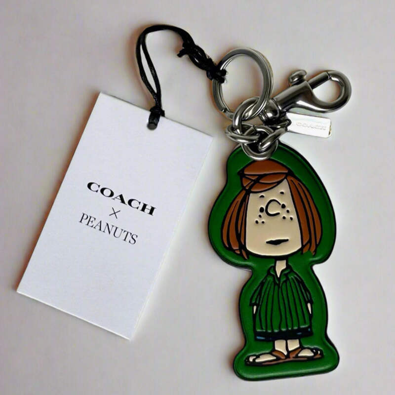 COACH ペパーミント・パティ　キーホルダー　新品 Coach x Peanuts 2025 Peppermint Patty Leather Bag Charm