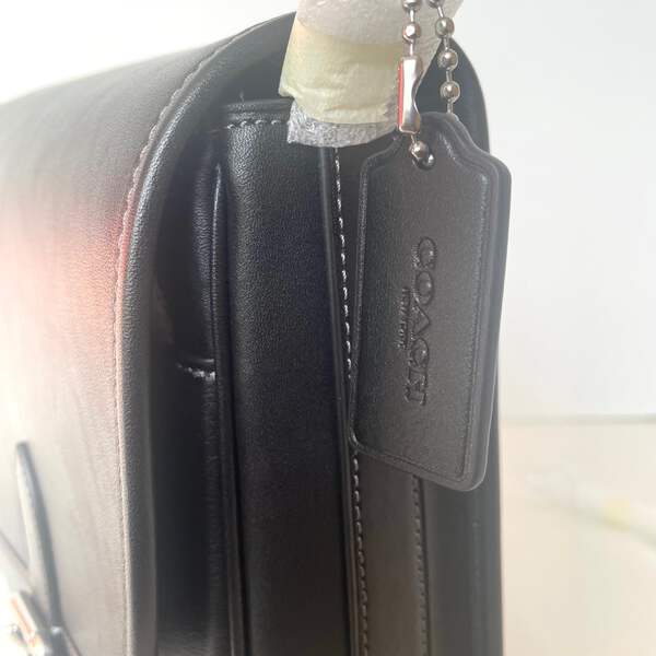 Coach Hitch Messenger Bag Black Leather Flap Crossbody Laptop