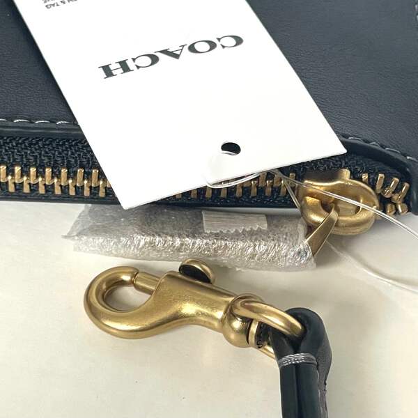 Coach New York Zip Pouch Black Leather Dog Leash Clip Wallet CZ756