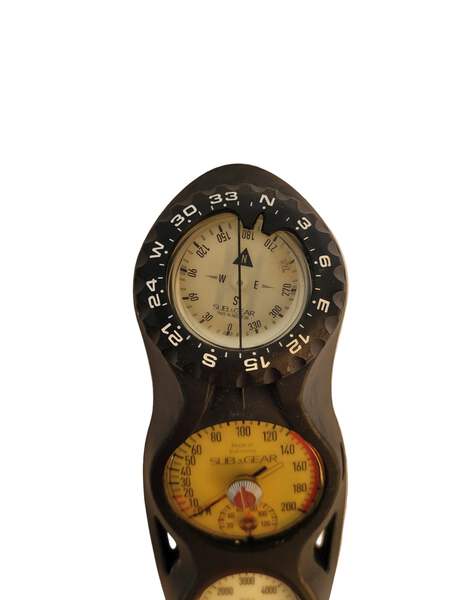 Sub-Gear 3 Puck Dive Gauge Console