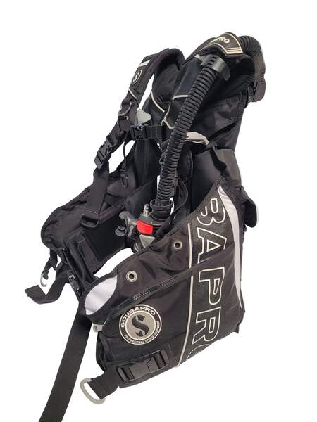ScubaPro Bella BCD with Air 2 size Medium