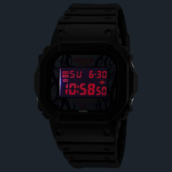 時計 Casio G-Shock Stranger Things DW-5600STT CASIO G-SHOCK DW-5600STT-1 