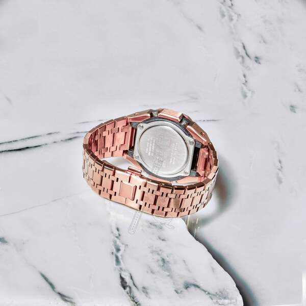 CASIO G-SHOCK GA-2100デジタル腕時計 ローズゴールド Casio GA-2100 G-Shock Watch – Rose Gold Metal w/ Bracelet Mod