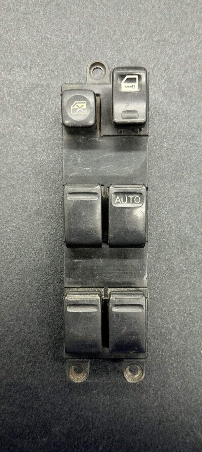 Nissan Skyline R34 4 Door Power Window Switch RHS UNTESTED 8212