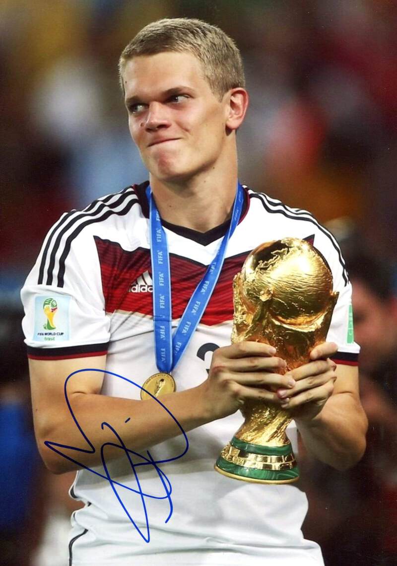 Matthias Ginter SOCCER WORLD CUP TROPHY autograph, In-Person photo