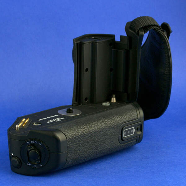 Leica Motor-Drive R8 for R8, R9 Cameras *** READ *** | eBay