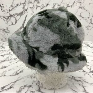 FUKASE KANGOL SMU Faux Fur Casua グレー　L Men's Kangol Grey Camo Faux Fur Fuzzy Casual Bucket Hat NWT & | eBay