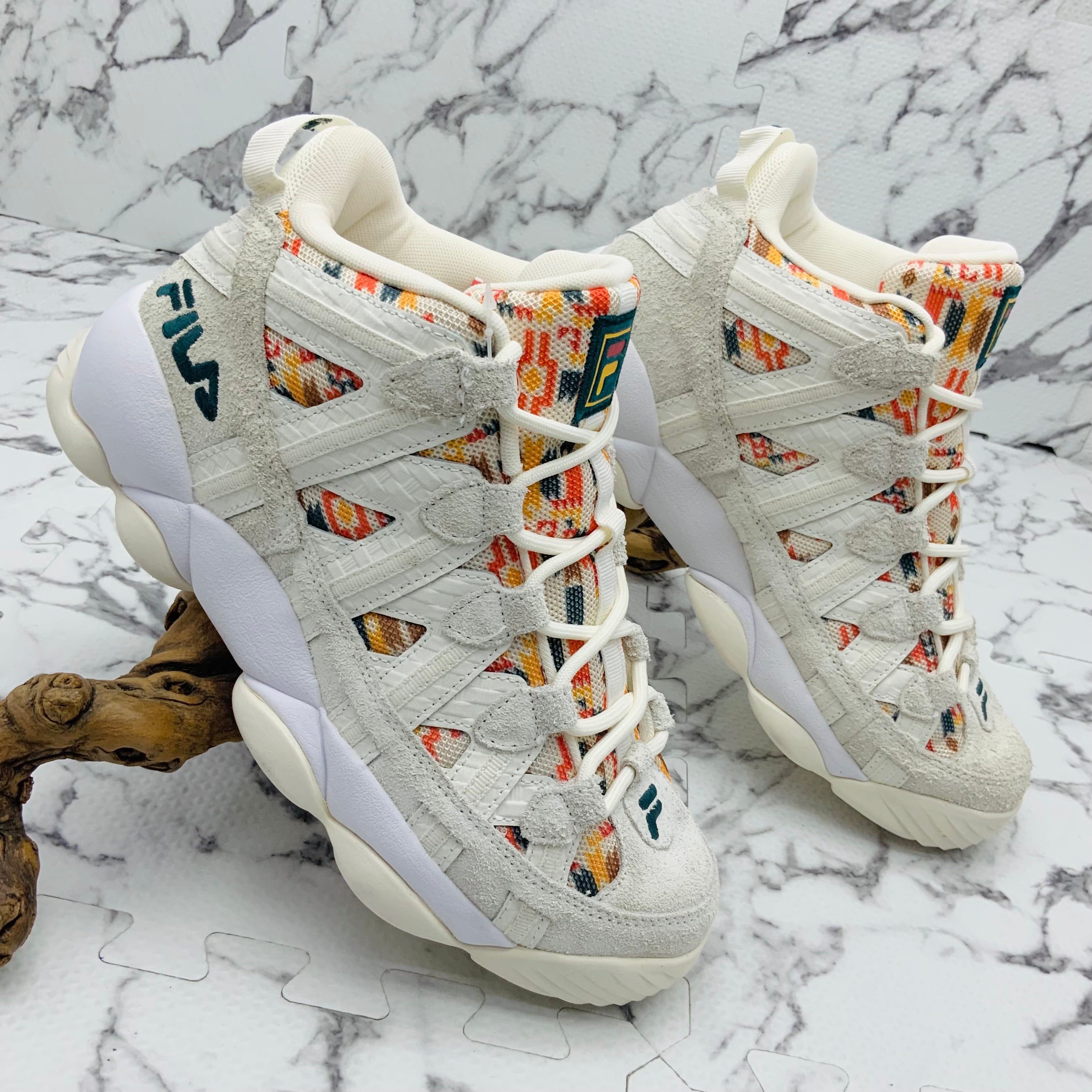 FILA STACKHOUSE Spaghetti WGY 25.0㎝ Amazon.com | Fila Stackhouse Spaghetti (Kids) White/Navy-red