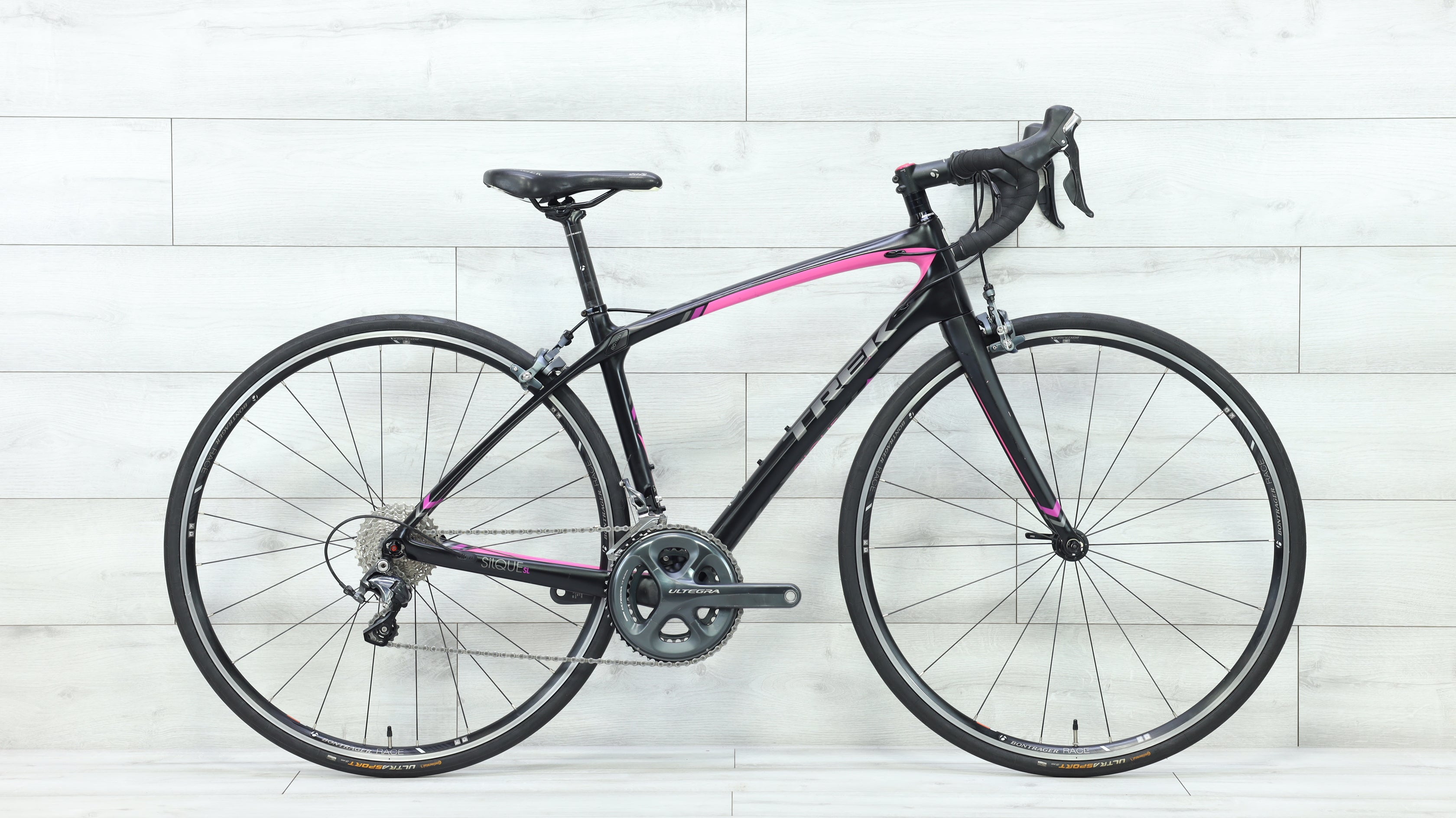 【新品同様】トレック（TREK）SiLQUE SL オール カーボンロードバイク 新品同様】トレック（TREK）SiLQUE SL オール カーボンロードバイク
