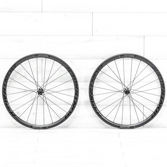 Bontrager Aeolus Pro 3 TLR Carbon Disc Wheelset – 700c, Tubeless