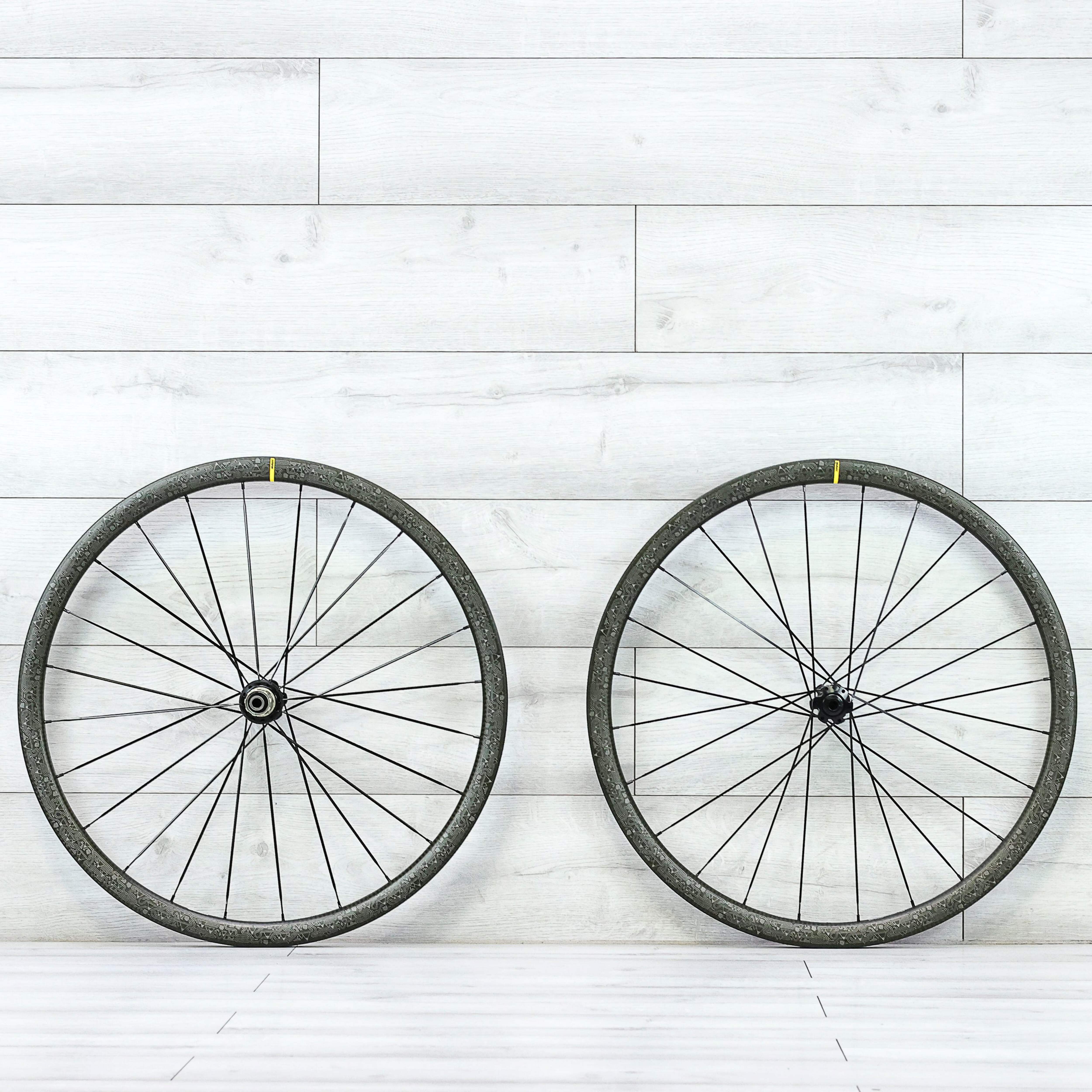 Mavic Ksyrium Pro TDF Edition Carbon Disc Wheelset - 700c, Center
