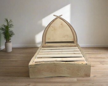 Handcrafted Gothic-Style Bed Frame – Custom Wooden Bed with Arched Headboard Des image 3