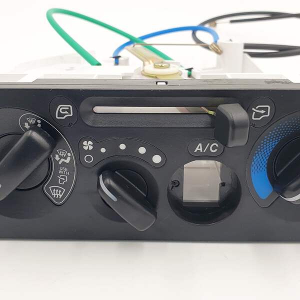 Panel Control Clima Calefactor Isuzu NPR NQR 08-22 - Aftermarket - Color Negro